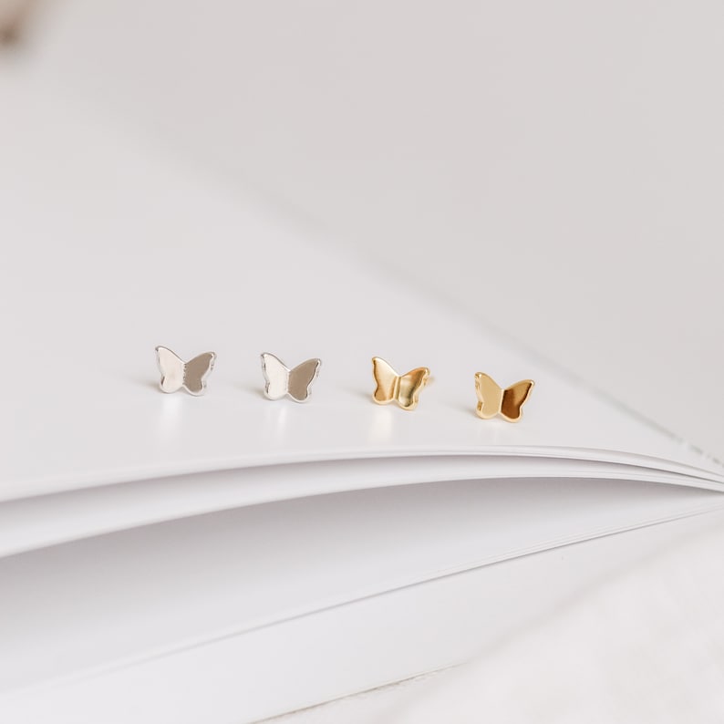 Butterfly Stud Earrings by Caitlyn Minimalist Dainty Butterfly Earrings for your Everyday Stack Cute Birthday Gift for Daughter ER255 imagem 2