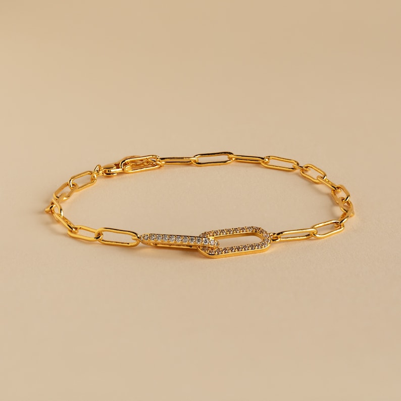 Bracelet à maillons pavé de diamants par Caitlyn Minimalist Bracelet chaîne avec trombone délicat Bijoux minimalistes Cadeaux d'anniversaire BR044 18K GOLD