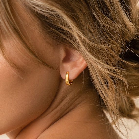 Ribbed Rectangle Link Hoops by Caitlyn Minimalist Minimalist