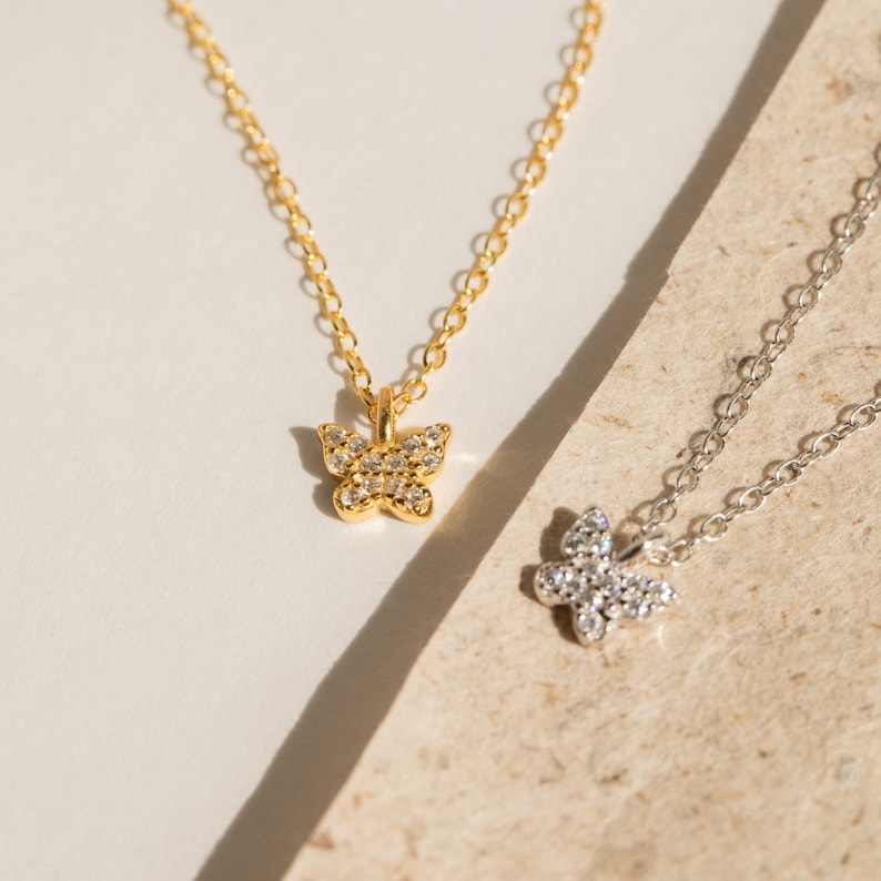 Dainty Crystal Butterfly Necklace by Caitlyn Minimalist Pave Diamond Charm Necklace for Layering in Gold & Silver Birthday Gift NR094 imagem 7