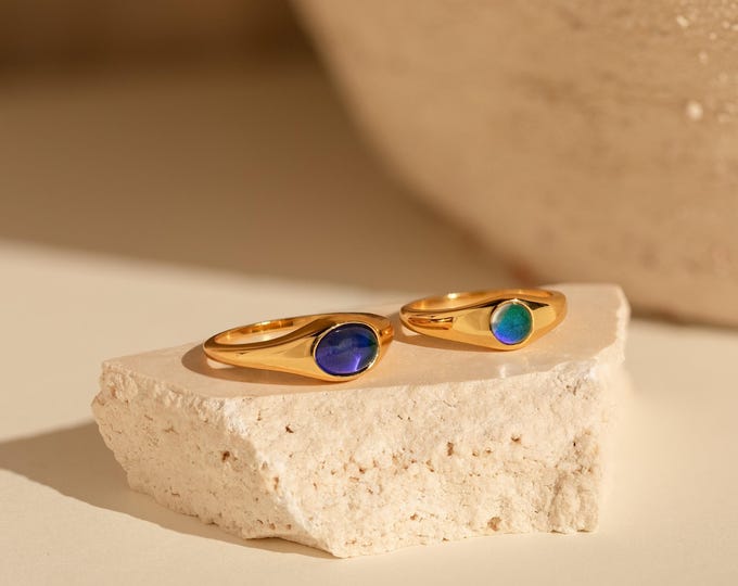 Signet Mood Rings by Caitlyn Minimalist • Statement Gemstone Rings in Bold & Mini • Cute Gold Y2K Jewelry • Perfect Birthday Gift for Sister