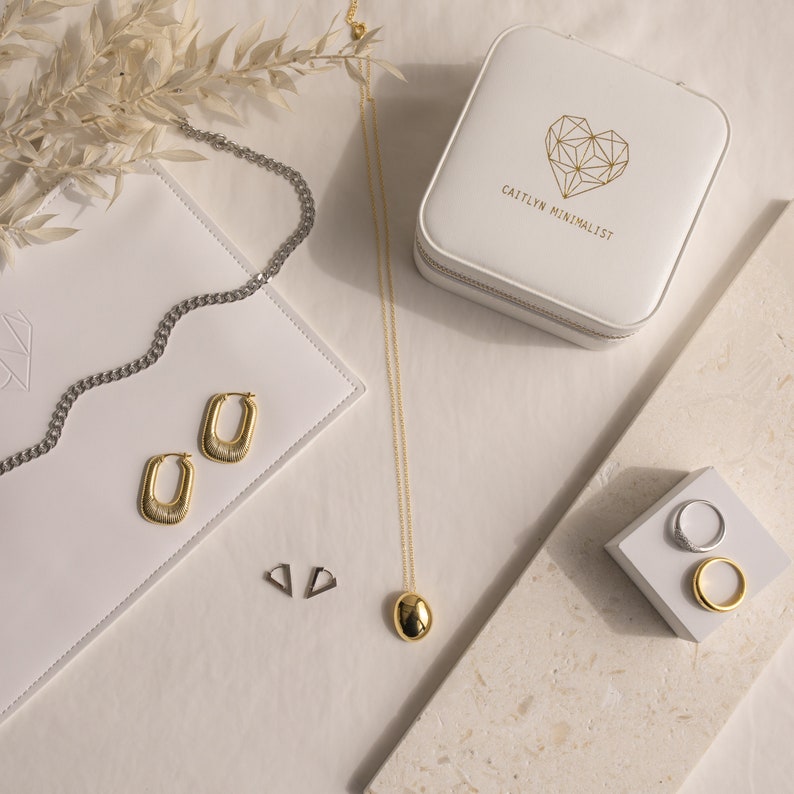 Caja de joyería misteriosa de Caitlyn Minimalist Conjunto de joyería sorpresa con collares, aretes y anillos valor de más de 75 Regalo de cumpleaños XR005 imagen 4