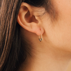 Safety Pin Earrings Minimal Gold Safety Pin Earrings Modern Geometric Earrings, Perfect for Your Minimalist Look ER087 画像 3