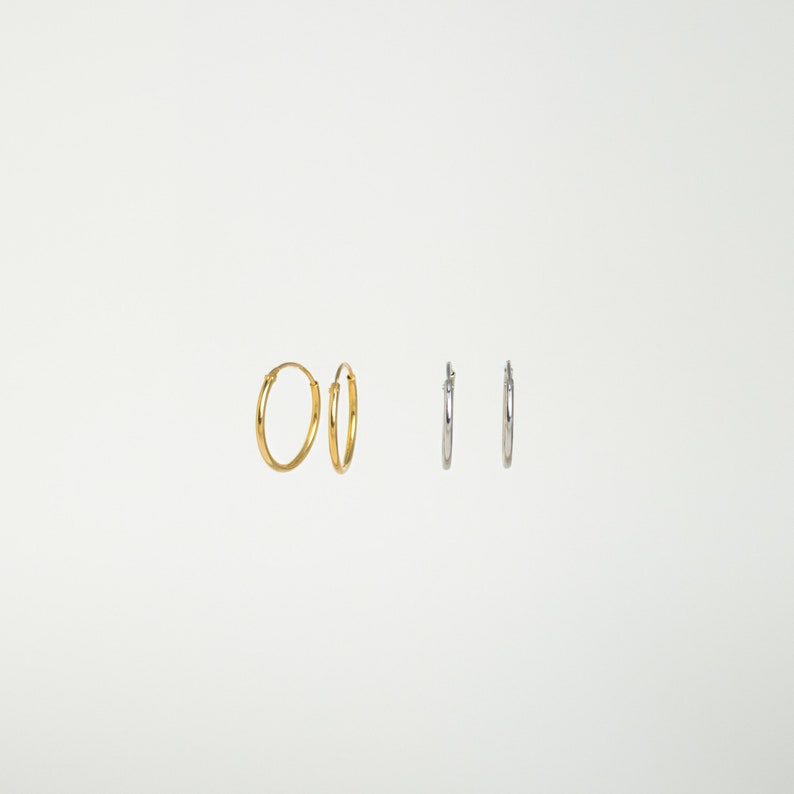 Petites créoles fines en or par Caitlyn Minimalist Créoles sans fin Créoles dorées délicates Boucles d'oreilles minimalistes Cadeau pour elle ER173 image 8