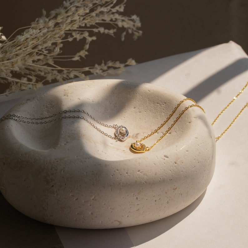 Pave Diamant Evil Eye Charm Halskette Zierliche Kristallhalskette mit Perle von Caitlyn Minimalist Perfektes Geschenk für Sie NR099 Bild 6