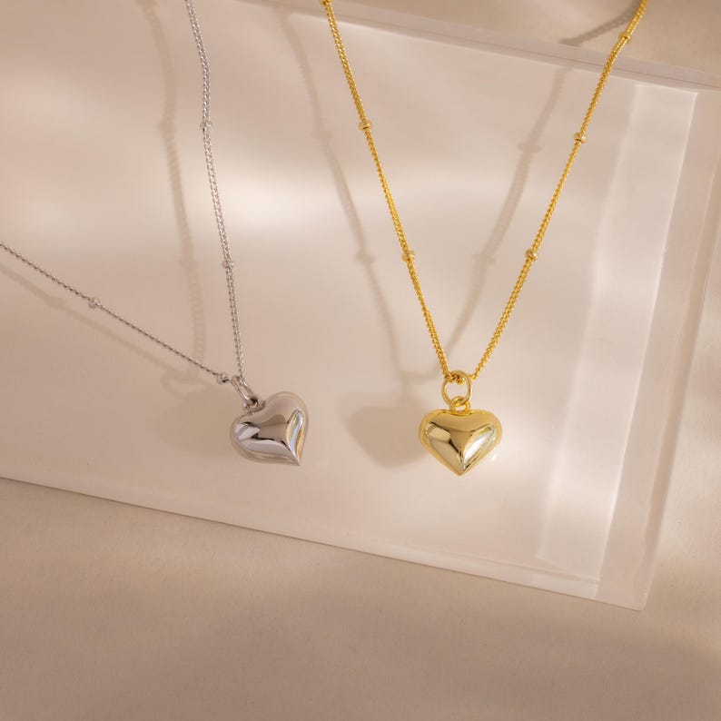 Halsketting met hartvormige hanger van Caitlyn Minimalist • Grove hartvormige halsketting aan een satellietketting • Sieraden voor stellen • Jubileumcadeau • NR302 afbeelding 6