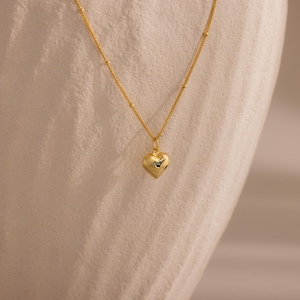 Halsketting met hartvormige hanger van Caitlyn Minimalist • Grove hartvormige halsketting aan een satellietketting • Sieraden voor stellen • Jubileumcadeau • NR302 18K GOLD