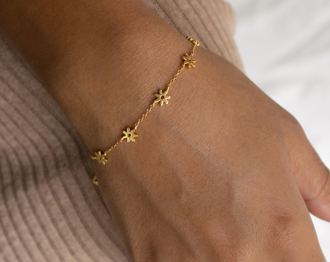 Flower Child Bracelet by Caitlyn Minimalist • Flower Charm Bracelet • Boho Jewelry • Friendship Bracelet • Birthday Gifts for Her • BR019
