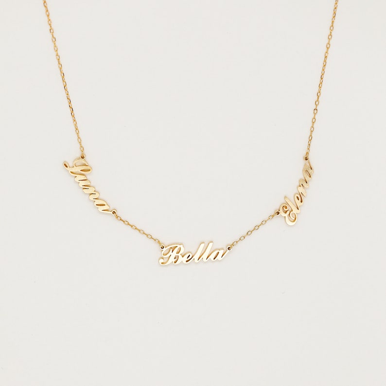 Perfect Gift for Mom Family Name Necklace in Gold Silver - Etsy