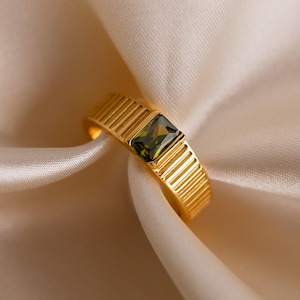 Peridot Statement Signet Ring by Caitlyn Minimalist • Gold Vintage Cocktail Ring with Green Gemstone • Perfect Gift for Mom • RR064 image 1