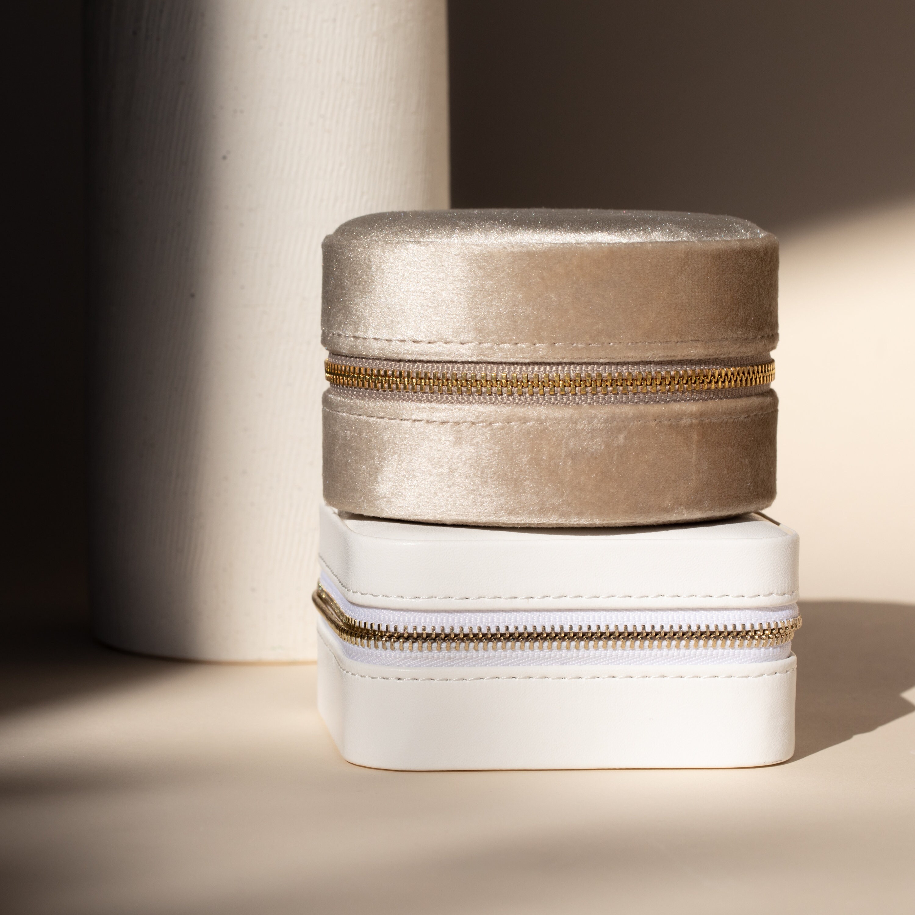 Round Velvet Jewelry Box by Caitlyn Minimalist • Jewelry Round Velvet Jewelry Box by Caitlyn Minimalist • Jewelry