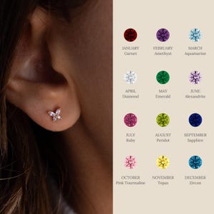 Boucles d'oreilles papillon pierre de naissance à fermoir plat par CaitlynMinimalist • Puces d'oreilles papillon en cristal • Bijou délicat • Cadeau pour enfants • ER659