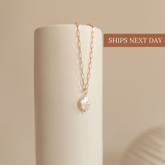 Baroque Pearl Pendant Necklace by 
