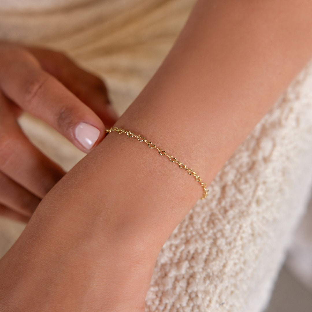 【大人気】CaitlynMinimalist★リブハートリンクブレスレット Bold Ribbed Heart Link Statement Bracelet | Caitlyn Minimalist