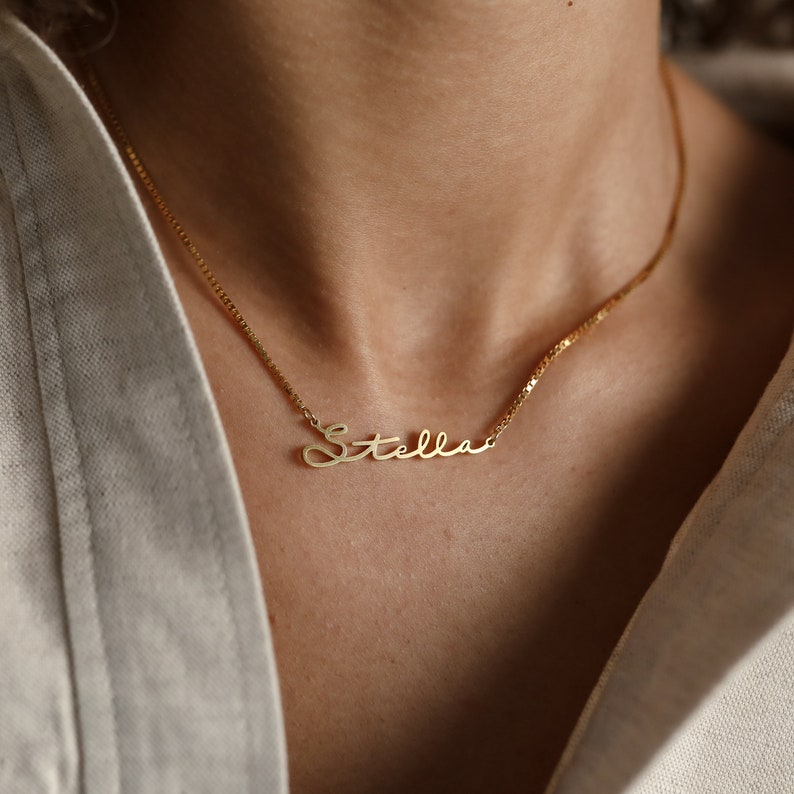 Personalisierte Namenskette von CaitlynMinimalist Gold Namenskette mit Box-Kette Perfektes Geschenk für Sie Personalisiertes Geschenk NM81F91 Bild 3