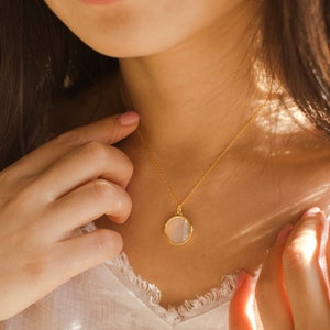 Colliers médaillon Caitlyn Minimaliste Médaillon coeur en or, médaillons en perles, colliers photo Cadeaux pour maman Cadeau d'anniversaire parfait pour elle 2. DISC PEARL
