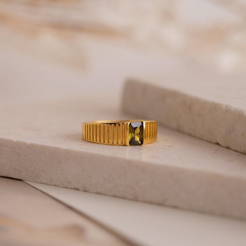 Peridot Statement Signet Ring by Caitlyn Minimalist • Gold Vintage Cocktail Ring with Green Gemstone • Perfect Gift for Mom • RR064 18K GOLD