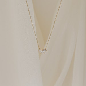 Collier diamant marquise par CaitlynMinimalist Collier diamant pétale de fleur Collier fleur Cadeau de demoiselle d'honneur NR055 image 9