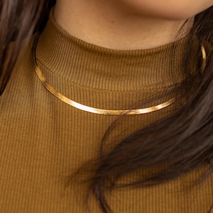 Dicke Fischgrätenkette in Gold & Silber von Caitlyn Minimalist • Eine Must-Have-Halskette, perfekt für den Alltag • NR028