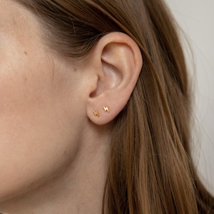 Bolt Stud Earrings by Caitlyn Minimalist • Dainty Lightning Cartilage Earrings in Gold • Second Hole Earrings • Jewelry Gift for Her • ER132
