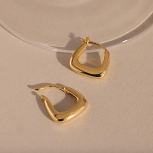 Bold Geometric Hoops by Caitlyn Minimalist • Chunky Square Hoop Earrings • Modern Statement Jewelry • Trendy Birthday Gift for Her • ER674