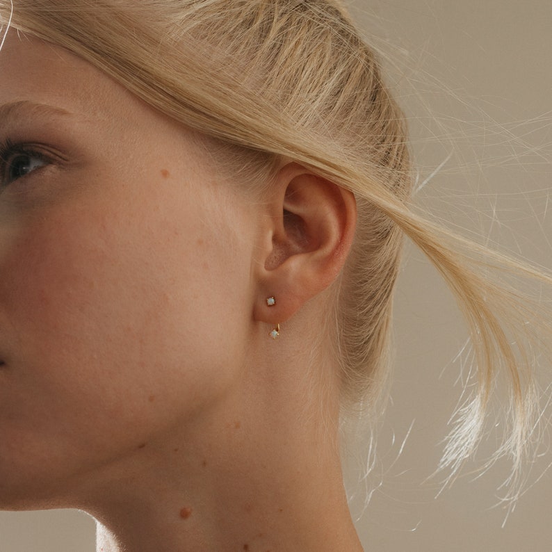 Opal-Ohrjacken-Ohrringe von Caitlyn Minimalistisch Zierliche Edelstein-Ohrringe mit Design auf der Vorderseite Geburtstagsgeschenk für einen Freund ER238 Bild 7