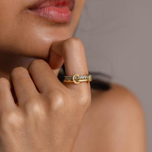 Anillo de eternidad enlazado de Caitlyn Minimalist • Juego de 2: anillo minimalista y anillo con piedra de nacimiento • Joyería personalizada • Regalo de cumpleaños • RM207