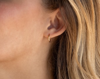 Minimalist Hoop Earrings by Caitlyn Minimalist • Everyday Earrings • 10mm Hoop Earrings, Perfect for Everyday • Birthday Gift • ER391