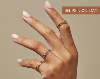LINK Ring by Caitlyn Minimalist • Minimalist Chain Ring • Friendship Rings • A Must Have Stacking Ring • RR004