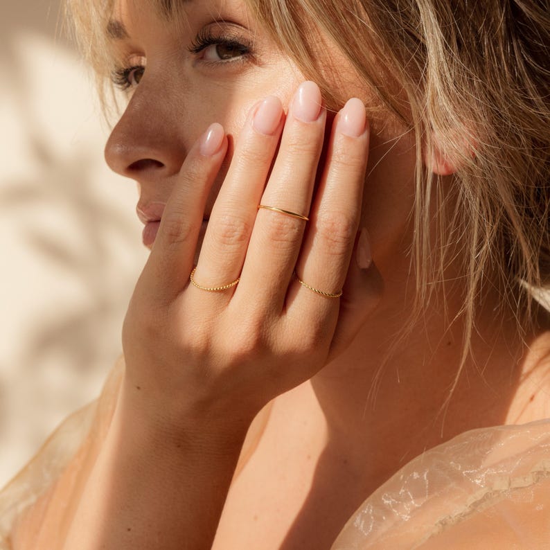 Stapelringenset • Ultradunne stapelringen • Gedraaide ring, delicate ring met kralen, midi-ring • Minimalistische gemengde ringenset • Cadeauset • RR051 afbeelding 4