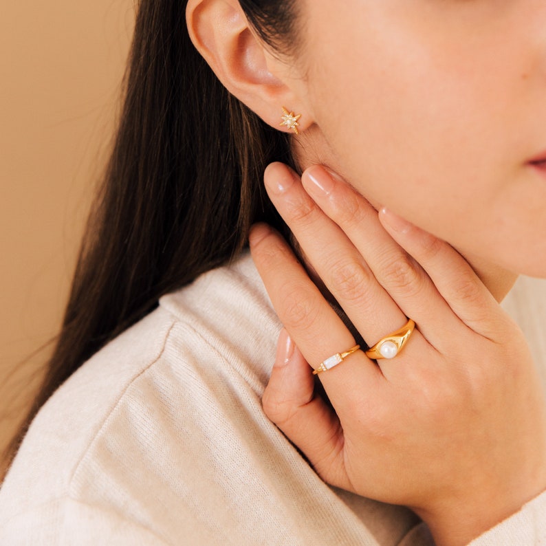 Pearl Signet Ring by Caitlyn Minimalist Vintage Pearl Jewelry Chunky Minimalist Ring Gold Pinky Ring Perfect Gift for Mom RR084 image 9