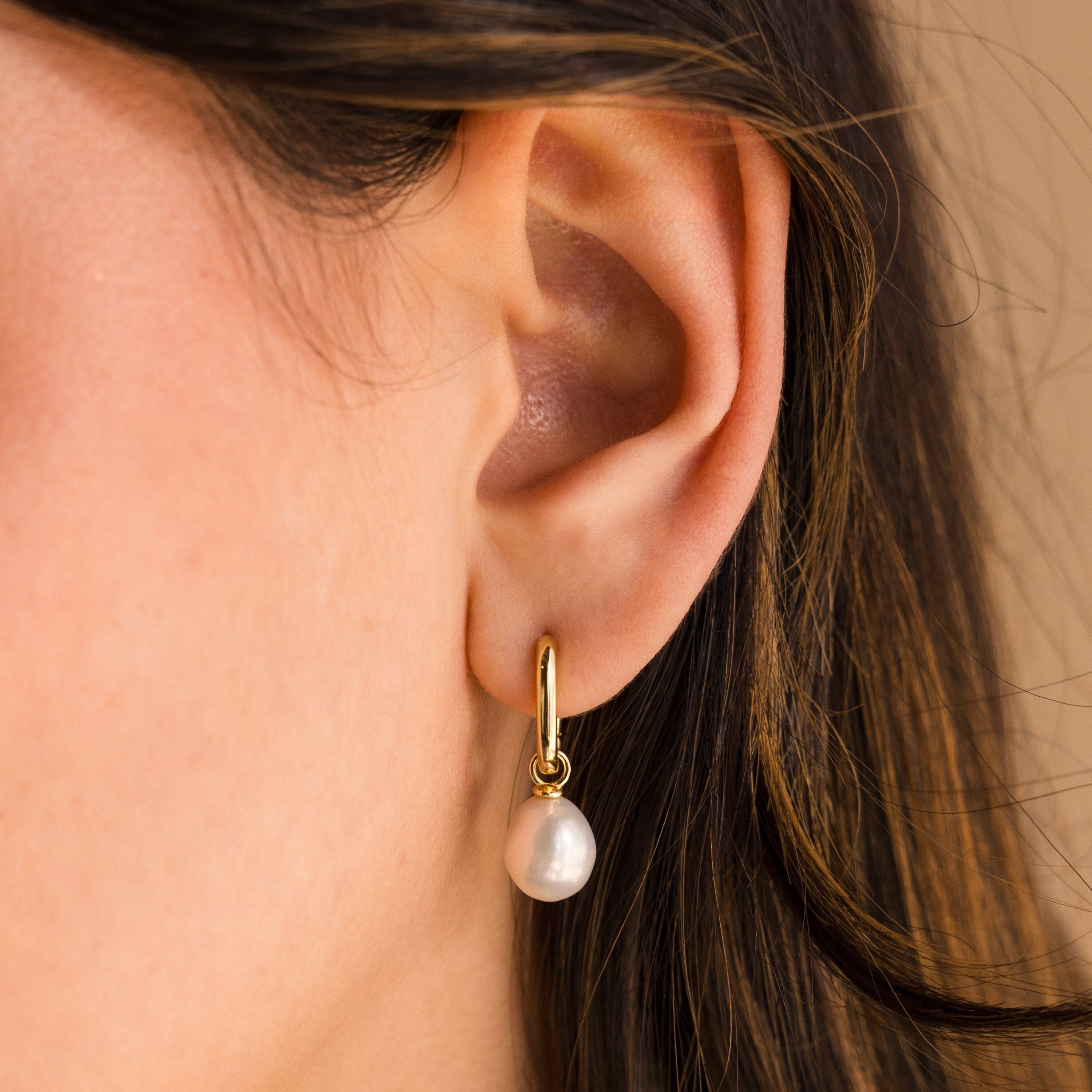 ピアス LAZY DAWN pearl drop hoop earring il_fullxfull.5996271039_pkkk.jpg