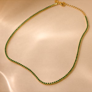 Collier tennis émeraude par Caitlyn minimaliste Collier ras de cou avec pierres de naissance pour tous les jours Bijoux émeraude minimalistes Cadeau meilleur ami NR152 image 4