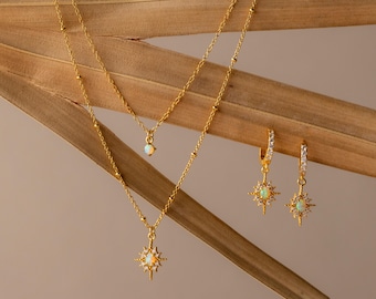 Opal-Sternen-Halskette & Ohrring-Set von Caitlyn Minimalist • Sternen-Halskette-Set (mehrlagig) • Pavé-Opal-Ohrringe • Geburtstagsgeschenk • MB021