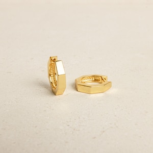 Geometric Huggie Earrings by CaitlynMinimalist • Everyday Hexagon Huggie Earrings • Perfect Simple Earrings For Her • Wife Gift • ER128