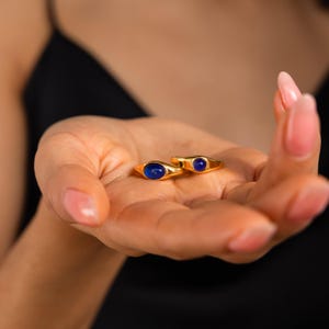 Signet Mood Rings by Caitlyn Minimalist • Statement Gemstone Rings in Bold & Mini • Cute Gold Y2K Jewelry • Perfect Birthday Gift for Sister image 2