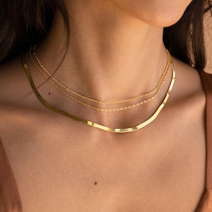 Cadenas esenciales para collares de Caitlyn Minimalist • Collares de espiga, cuerda, cadena de serpiente y más • Collares de plata y oro de moda para combinar imagen 4