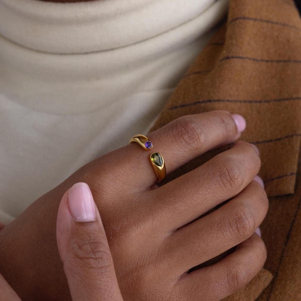 Anillo con sello de piedra de nacimiento doble de Caitlyn Minimalist • Anillo de pareja con corte redondo y pera • Anillo Toi et Moi • Joyería llamativa • Regalo personalizado • RM161