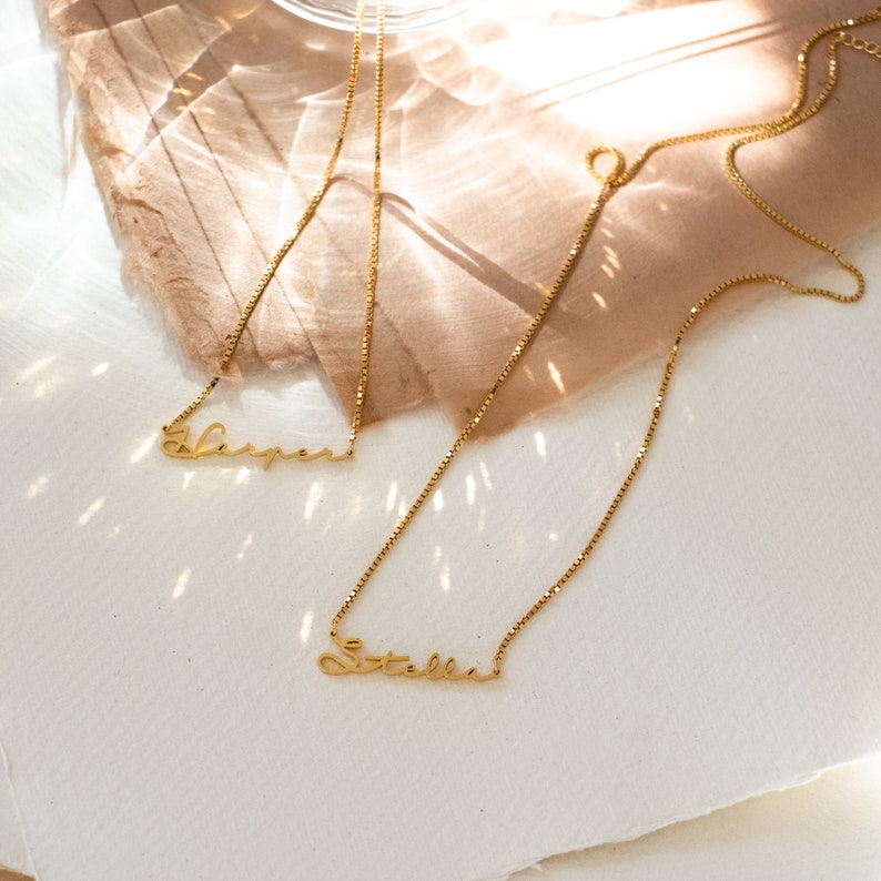 Personalisierte Namenskette von CaitlynMinimalist Gold Namenskette mit Box-Kette Perfektes Geschenk für Sie Personalisiertes Geschenk NM81F91 Bild 4
