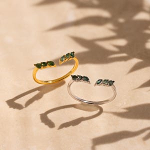 Open Moss Agate Ring by Caitlyn Minimalist • Vintage Curved Marquise Petal Promise Ring • Agate Gemstone Jewelry • Girlfriend Gift • RR145
