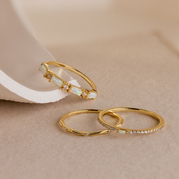 Pave Opal Ring Set van Caitlyn Minimalist • Set van 3: Opal & Diamond Everyday Stacking Rings • Sierlijke gouden sieraden • Cadeau vriendin • € 148