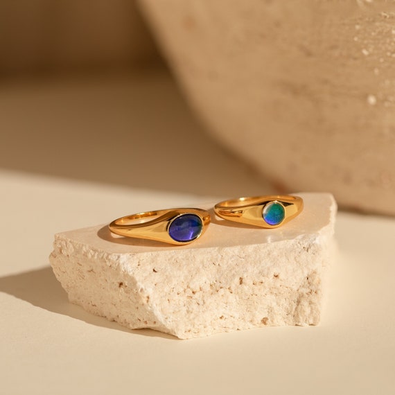 Signet Mood Rings by Caitlyn Minimalist • Statement Gemstone Rings in Bold & Mini • Cute Gold Y2K Jewelry • Perfect Birthday Gift for Sister