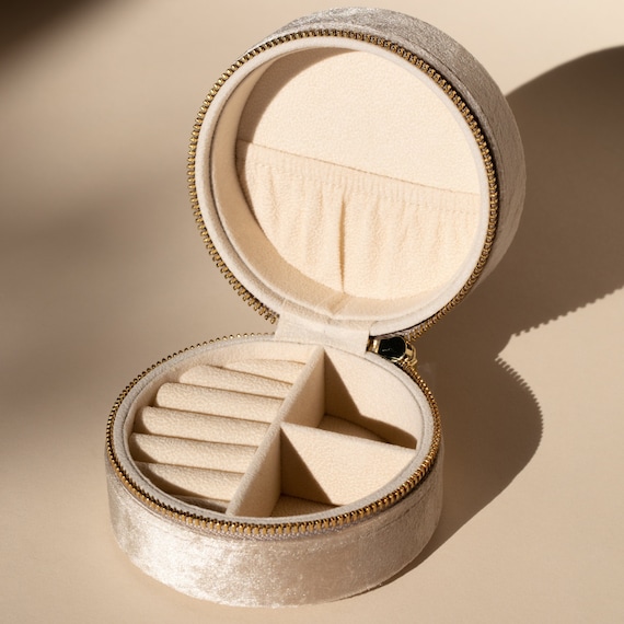 VELVET JEWELLERY BOX ROUND SAND VELVET JEWELLERY BOX ROUND SAND