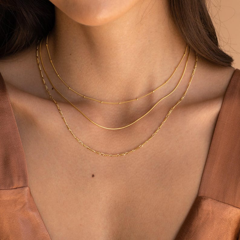Cadenas esenciales para collares de Caitlyn Minimalist • Collares de espiga, cuerda, cadena de serpiente y más • Collares de plata y oro de moda para combinar imagen 6
