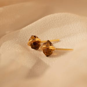 Herkimer rökkvartsörhängen av CaitlynMinimalist • Örhängen med rökkvartskristaller • Unika statement-smycken • Present till mamma • ER342
