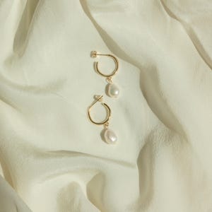 Hangende parelringen • Pareloorbellen • Pareloorbellen • Parelringen • Sieraden voor bruidsmeisjes • Jubileumcadeau voor vrouw • ER022