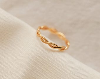 Braided Ring by Caitlyn Minimalist • Braid Ring in Gold • Friendship Ring • Engagement Ring • Anniversary Gift for Her • RR016