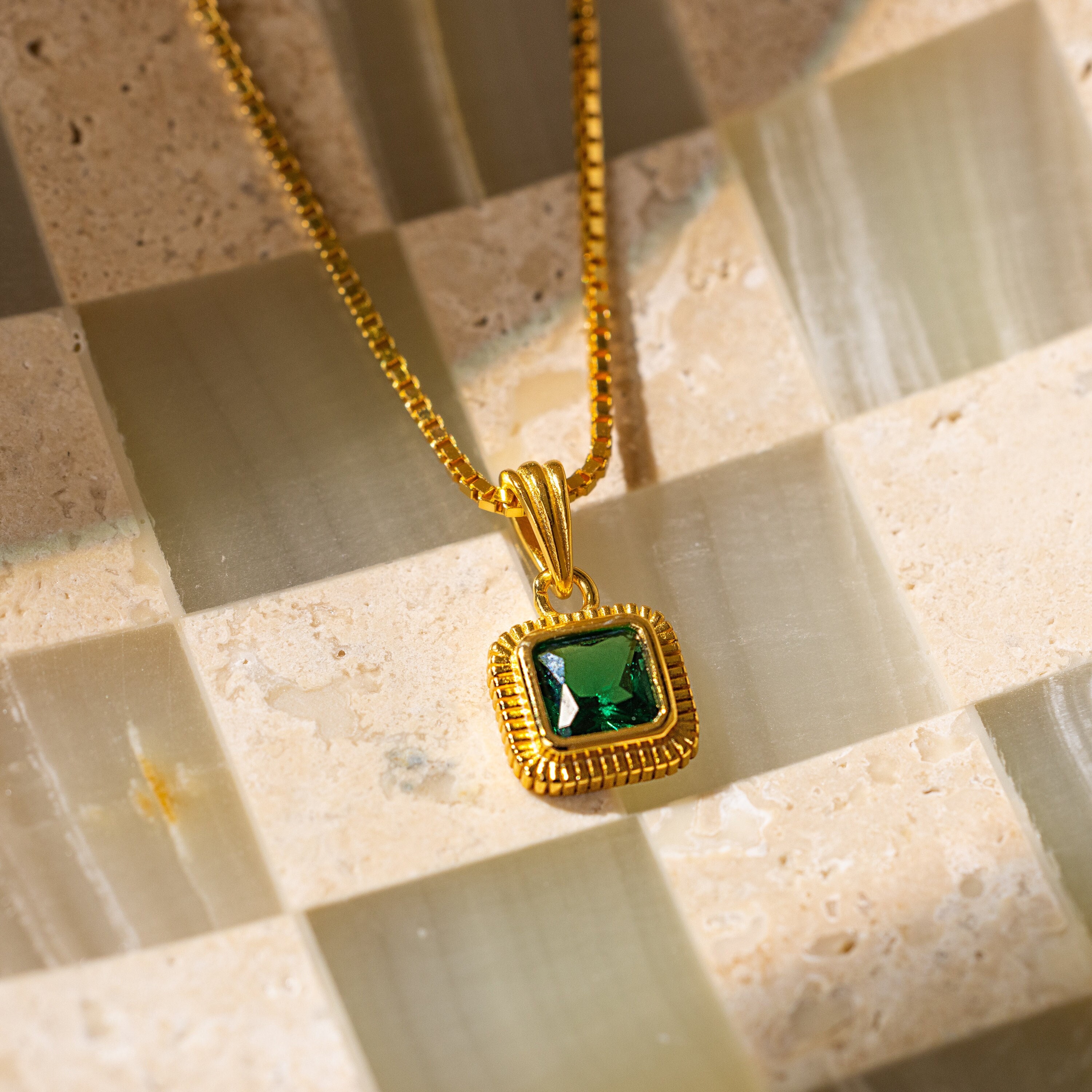 Vintage Ribbed Emerald Necklace by Caitlyn Minimalist • Green Art Deco Pendant Necklace • Dainty Emerald Jewelry • Gifts for Mom • NR192