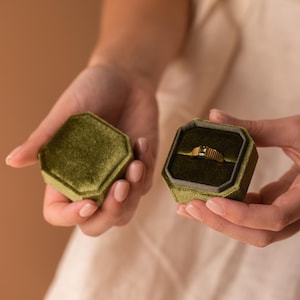 Peridot Statement Signet Ring by Caitlyn Minimalist • Gold Vintage Cocktail Ring with Green Gemstone • Perfect Gift for Mom • RR064 image 9