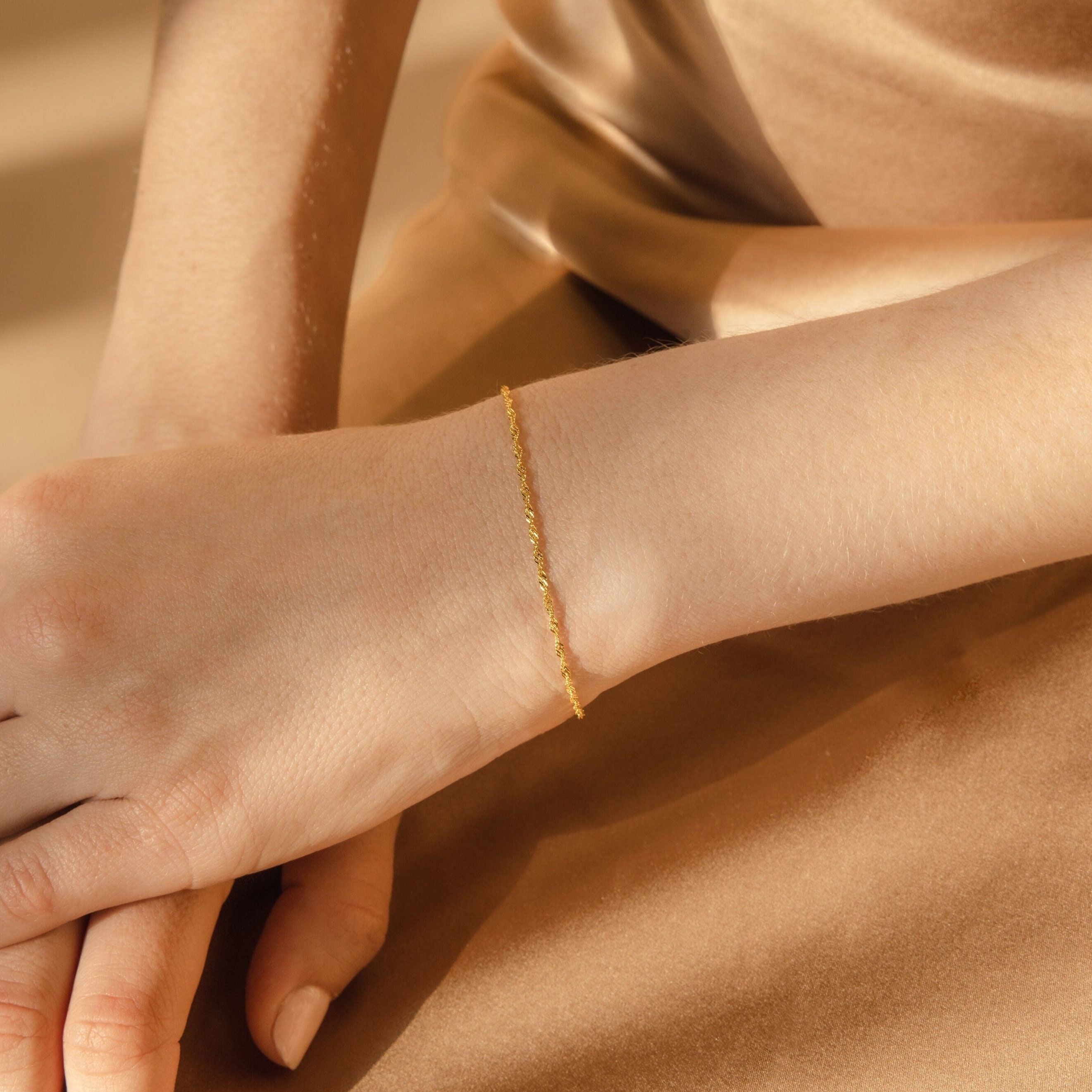Twist Chain Bracelet by Caitlyn Minimalist • Dainty Minimalist Jewelry, Perfect for Everyday Wear • Gift for Mom • BR041